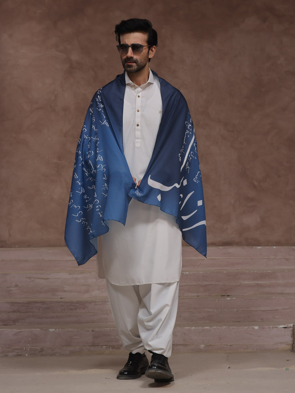 Ghalib Ki Khuwaish – Blue Calligraphed Stole For Men