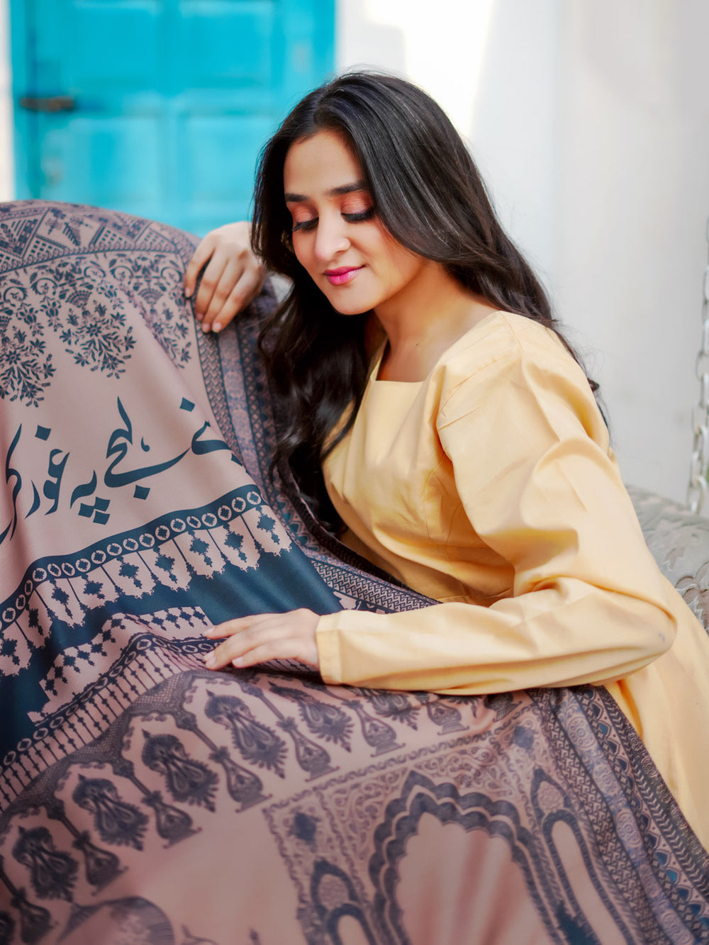 Calligraphed Odhni – Wear the Words For Women