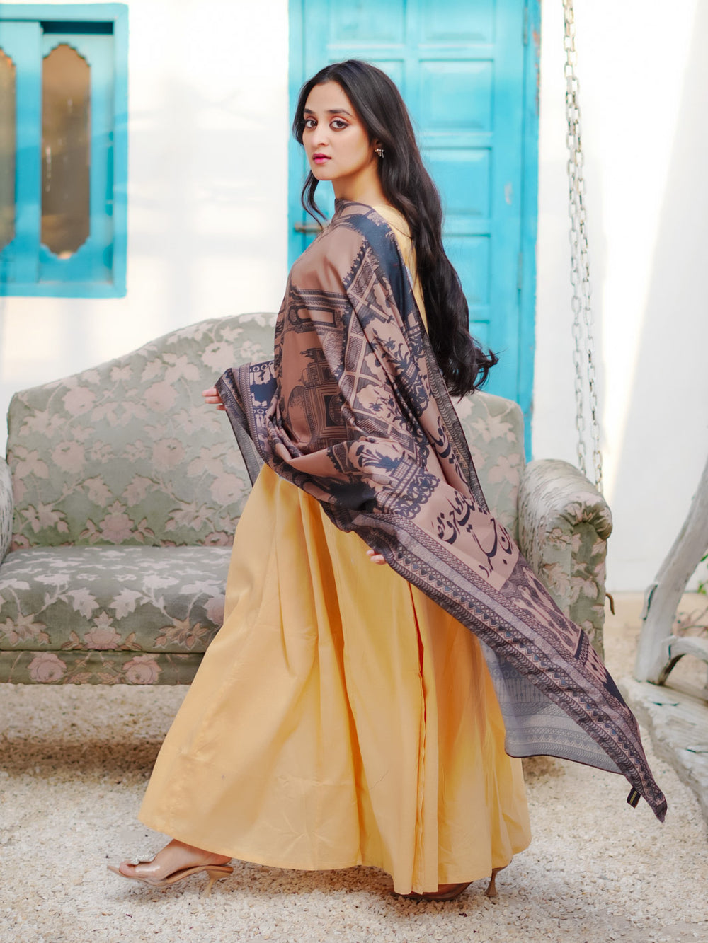 Calligraphed Odhni – Wear the Words For Women