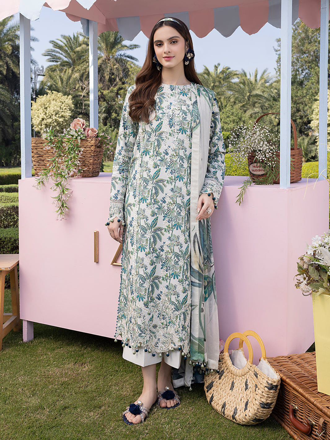 Meadow – Soft Floral3-Piece Unstitched Lawn Suit For Women