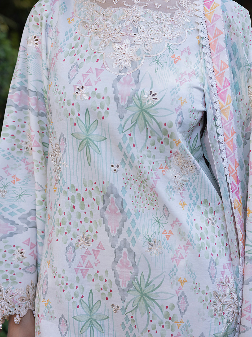 Cloe – Earthy Elegance 3-Piece Unstitched Lawn Suit For Women