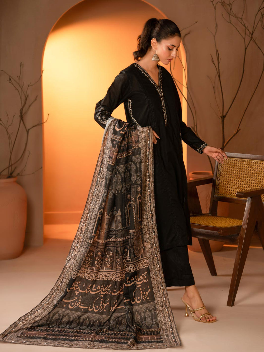 Calligraphed Odhni – Where Words Become Wear For Women