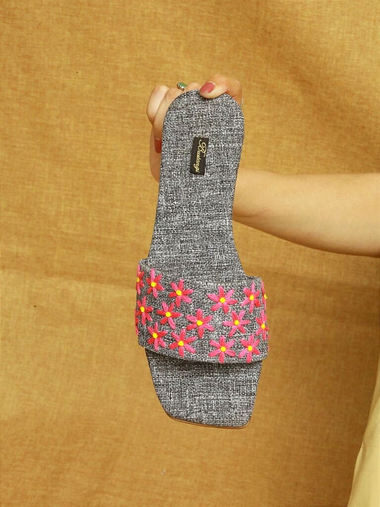 Bustangi Gray Flat Sliders – Effortless Glamour in Every Step For Women