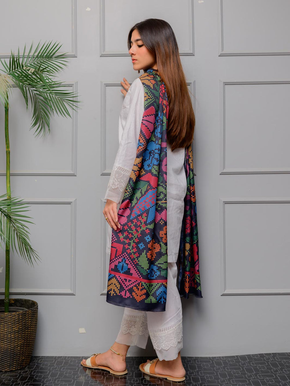 Calligraphed Odhni – Wear the Words For Women