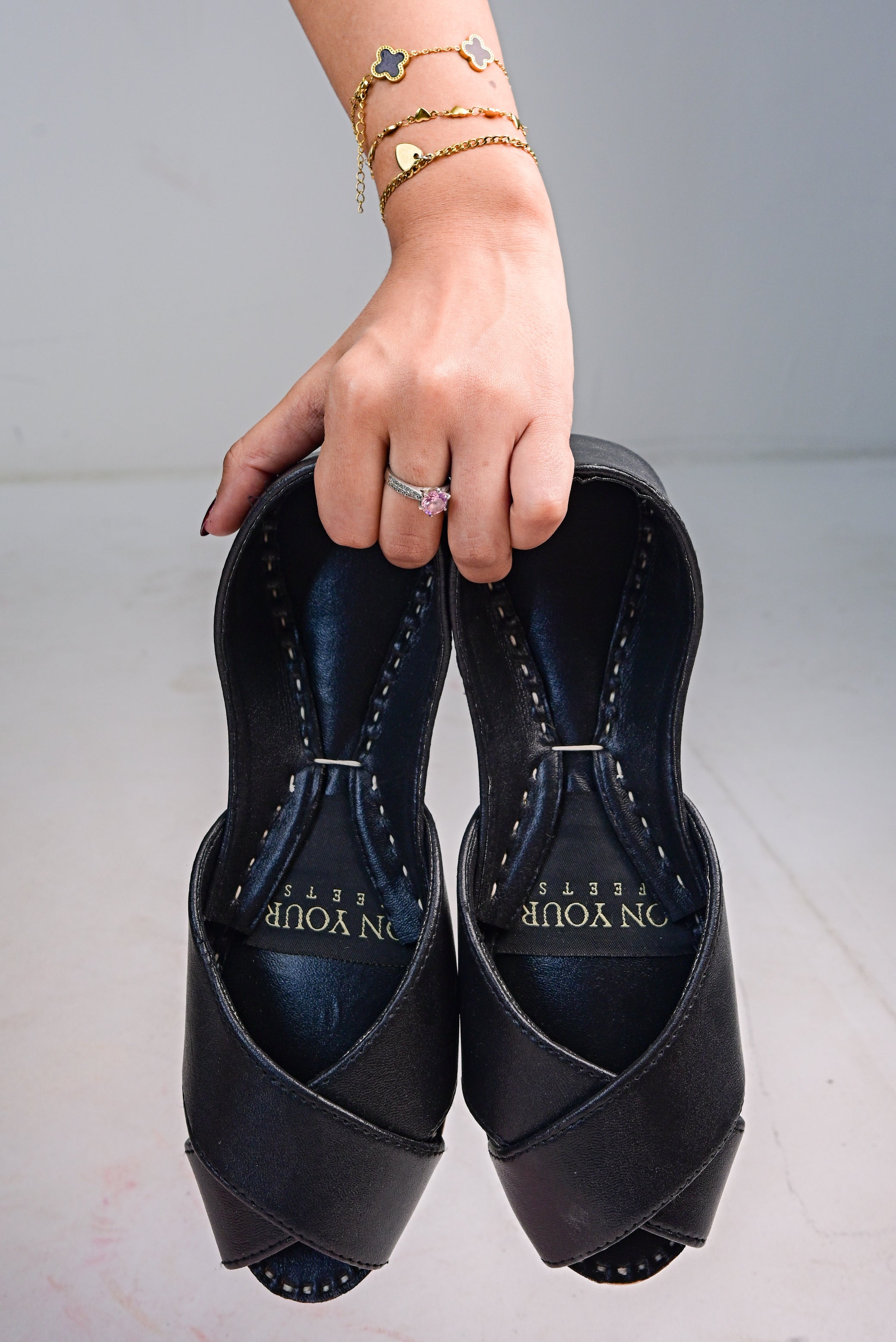 Darkness – Black Peshawari Cut Jutti For Women