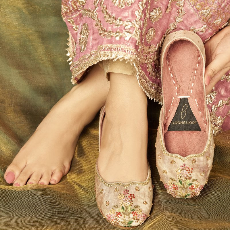 Ombre Oasis Pink – Floral Embroidered Khussas with Beadwork & Scalloped Detailing For Women