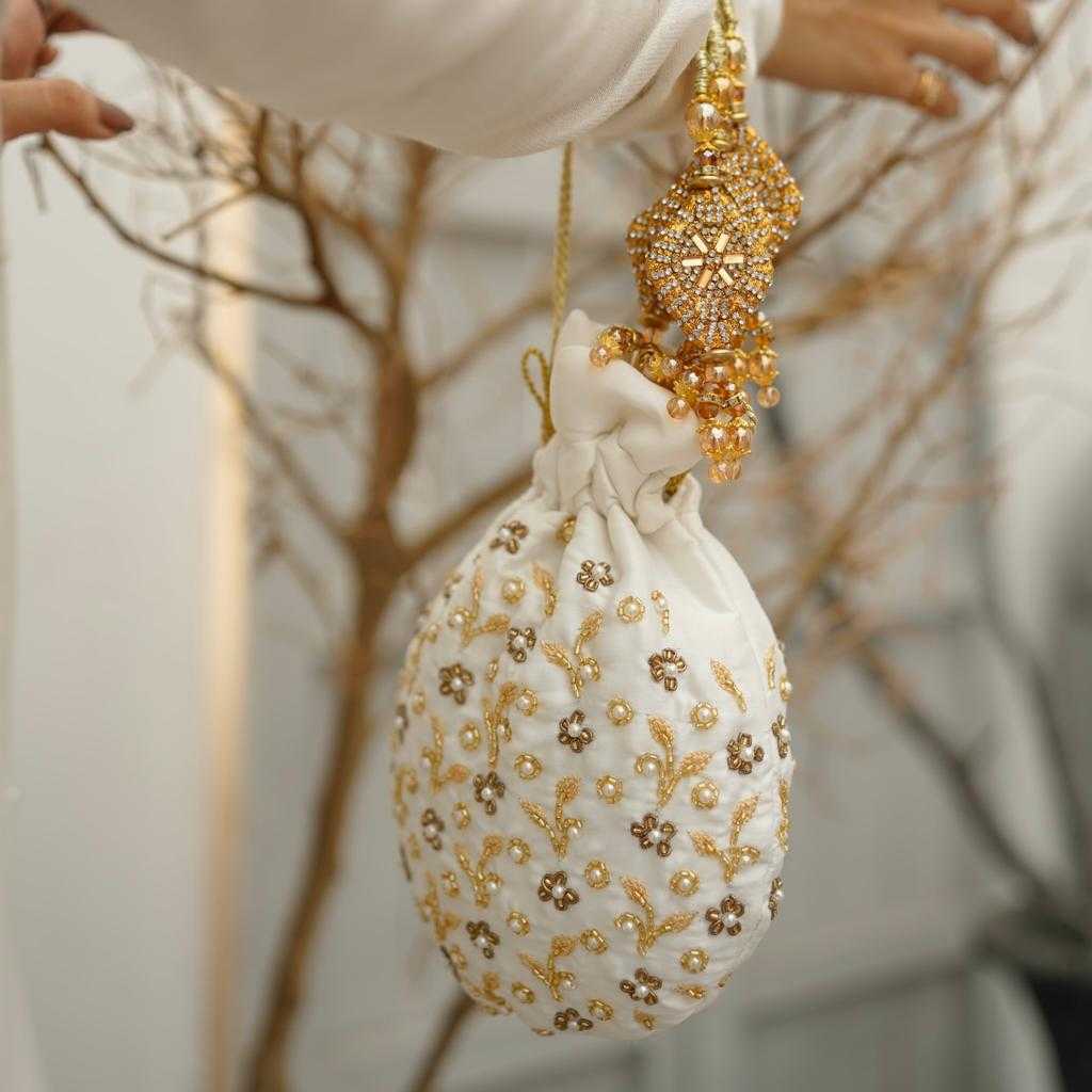 Booti Batwa – Minimalist Elegance For Bridal/Wedding