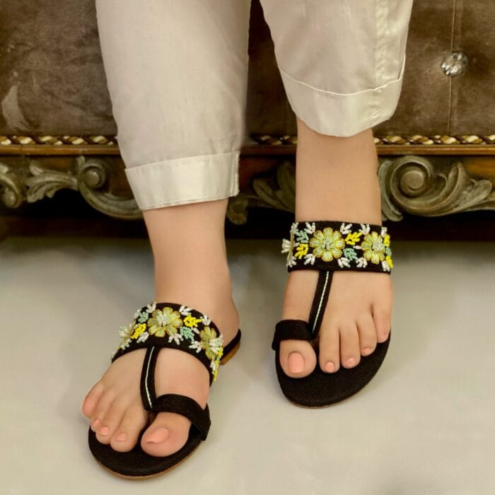 Black & Brown Floral 3D Jute Kolapuri – Bold Style, Timeless Comfort For Women