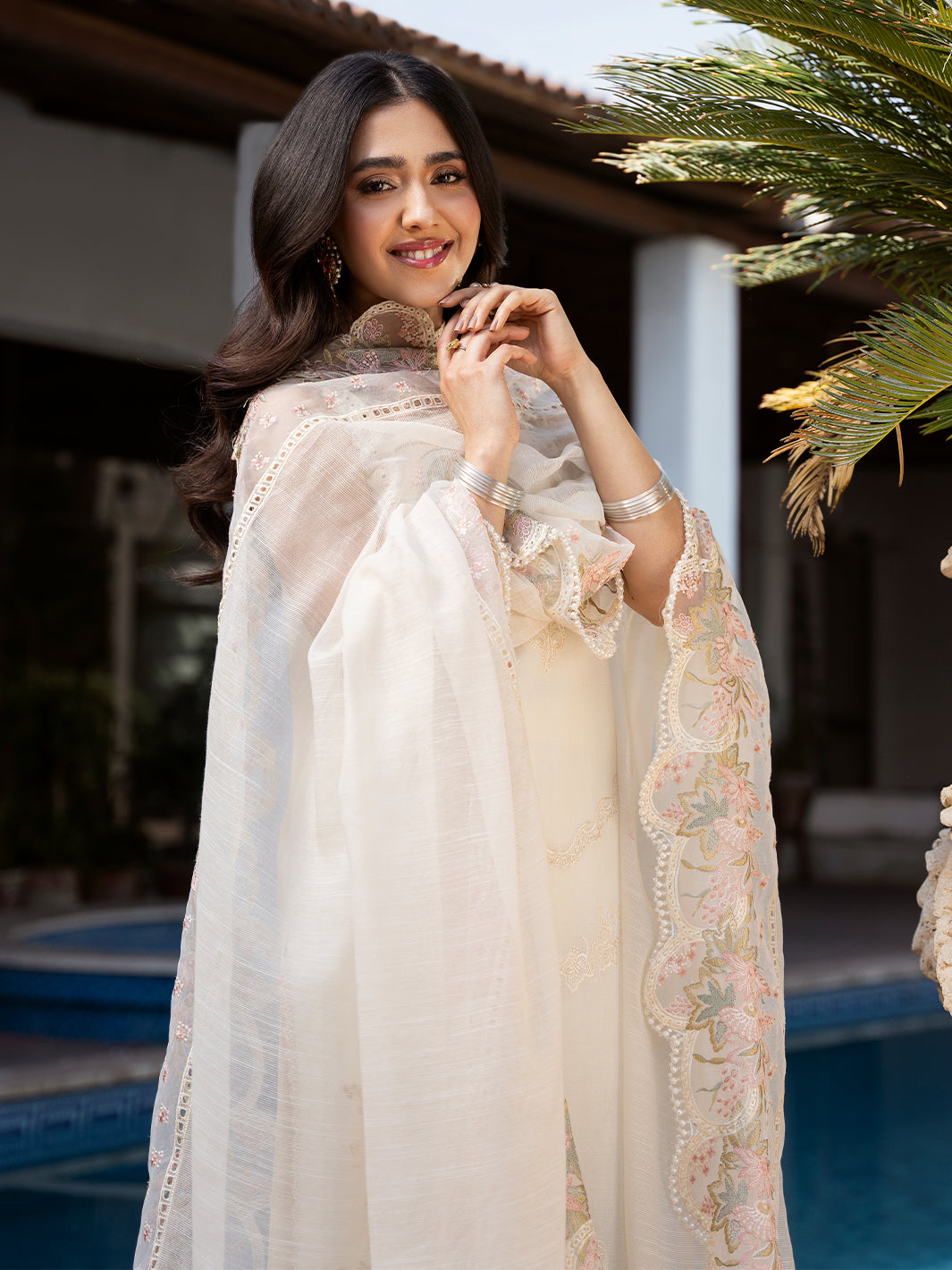Kubra – Off-White Luxury Embroidered Lawn Ensemble Unstitched Suit  For Women