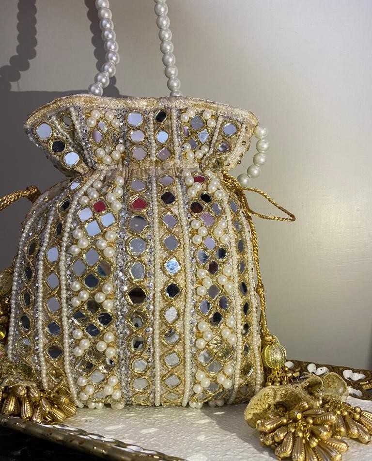 Mastani Batwa – A Royal Spell of Zardozi & Pearls For Bridal/Wedding