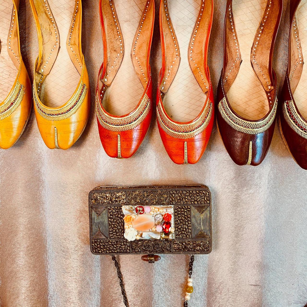 Solid Love Tilla Leather Women Khussa