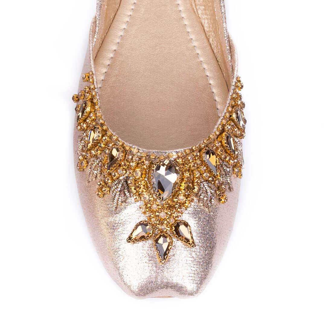 Bridal Multani Embroidered Women Khussa – Silver Pearls