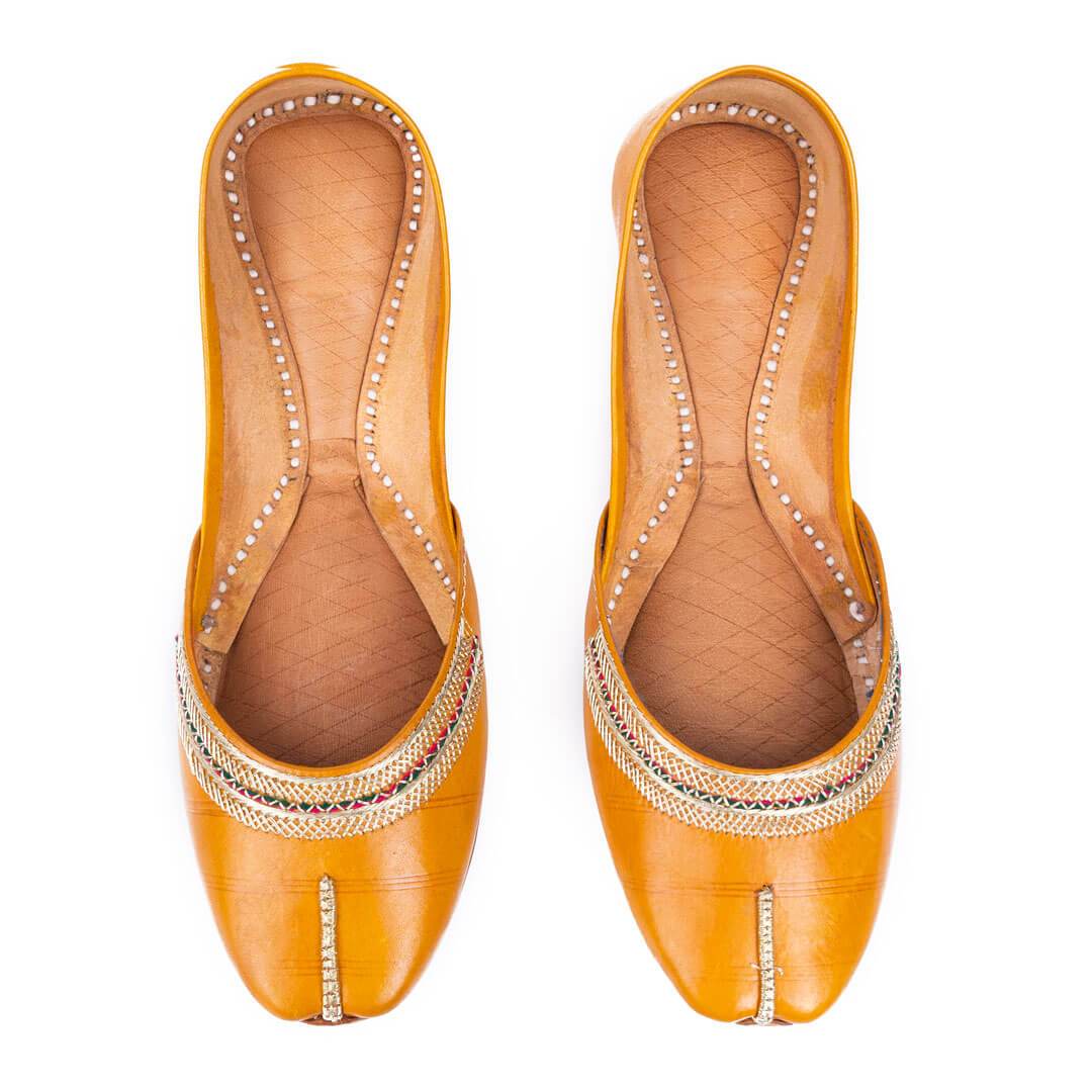 Solid Love Tilla Leather Women Khussa