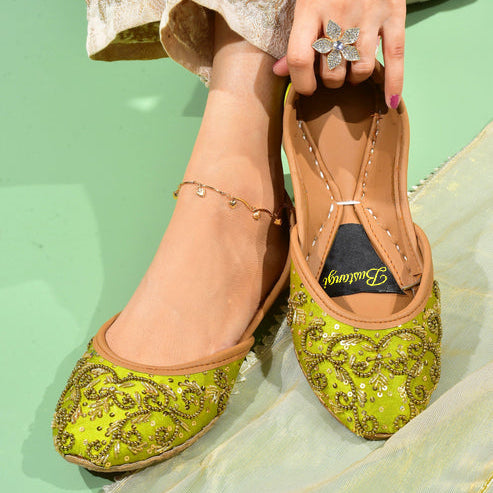 Royal Handcrafted Embroidered Ladies Khussa For Women