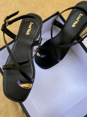 Brown & Black Strappy Toe-Ring Sandals – Stylish & Comfortable Flats For Women