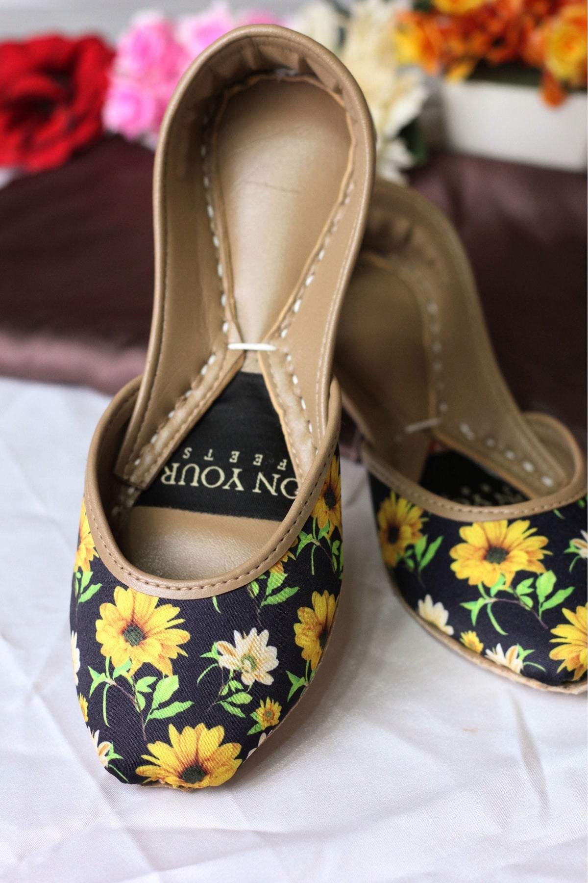 Sunflower Bloom – Floral Printed Khussa For Women
