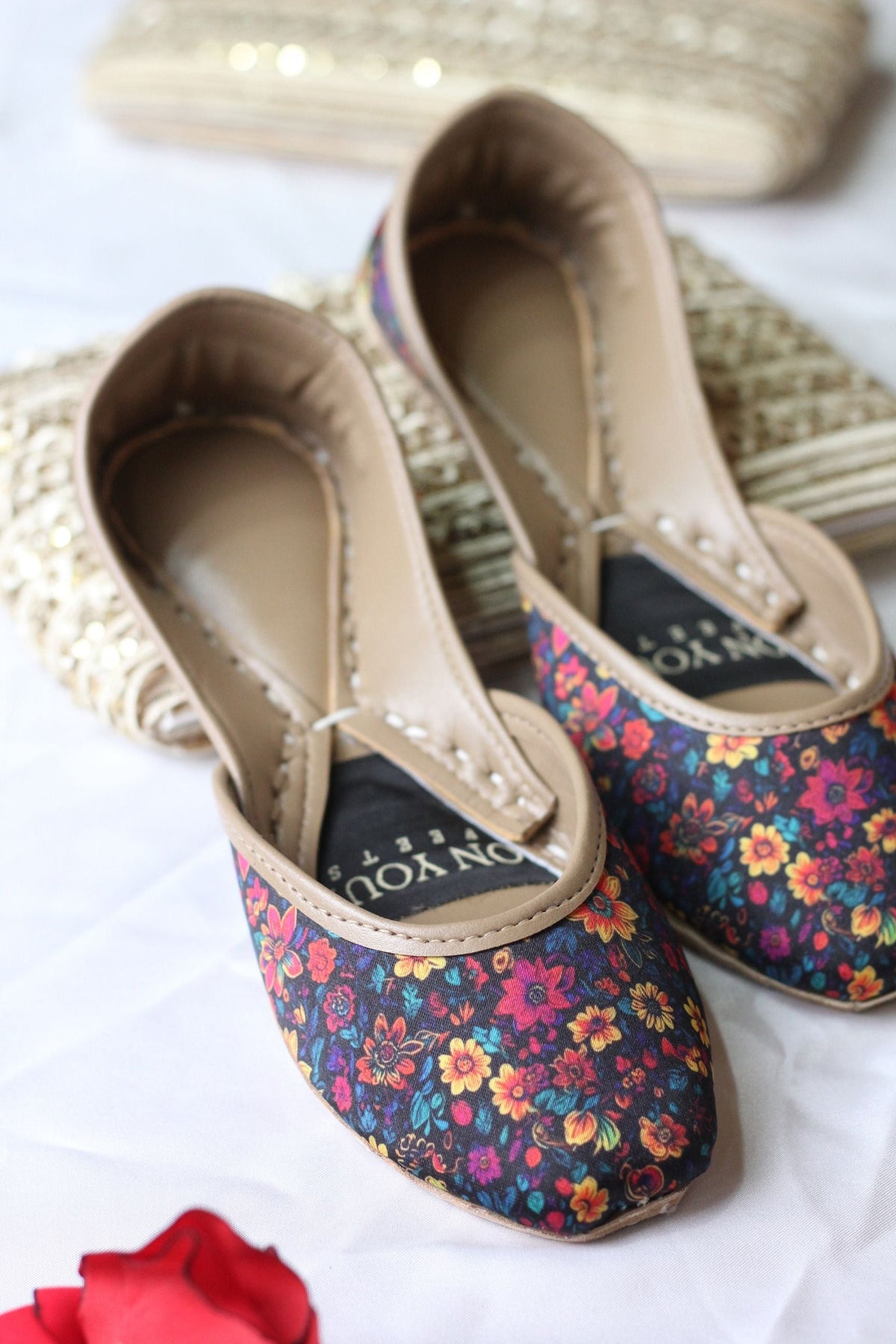 Wildflower Waltz – Floral Printed Khussa For Women