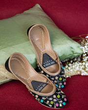 Midnight Bloom – Embroidered Black Khussas For Women