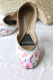 Floral Printed Khussa – A Touch of Color for Everyday Style For Women
