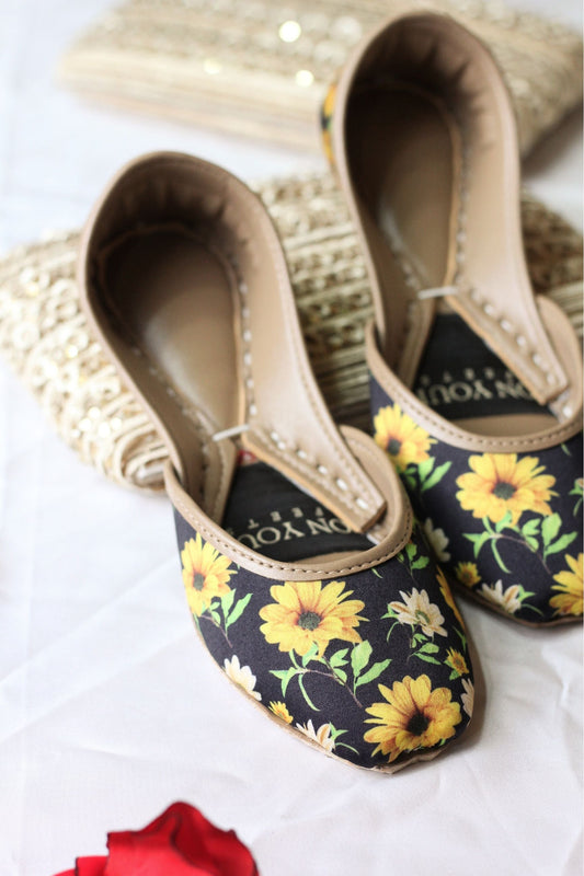 Sunflower Bloom – Floral Printed Khussa For Women