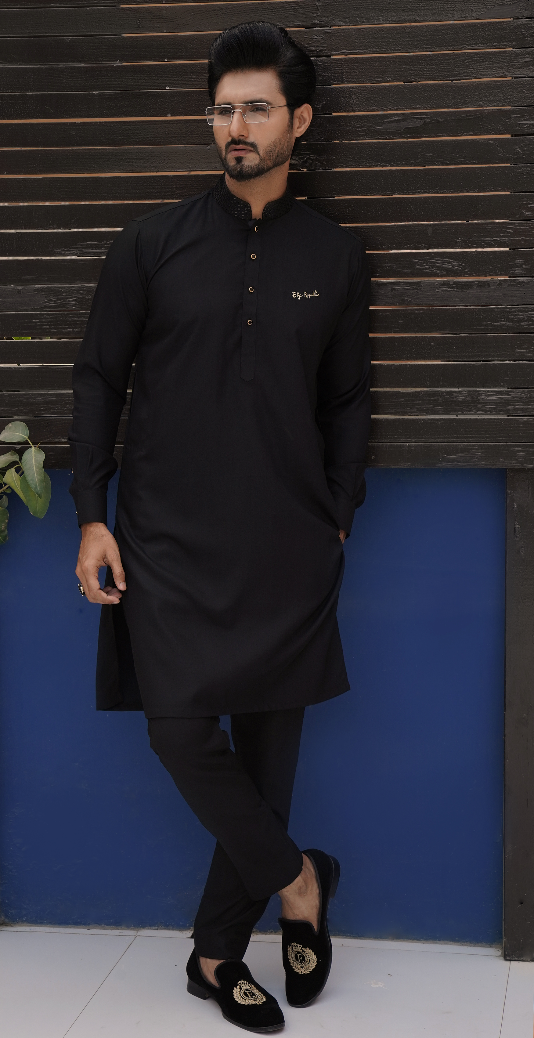 Black Color Embroidered Collar Kurta & Trousers For Men