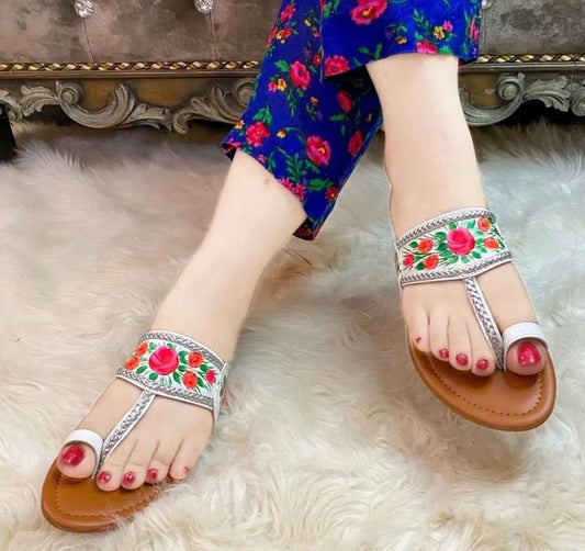 White Hand-Painted Kolapuri – Elegant & Artistic For Women