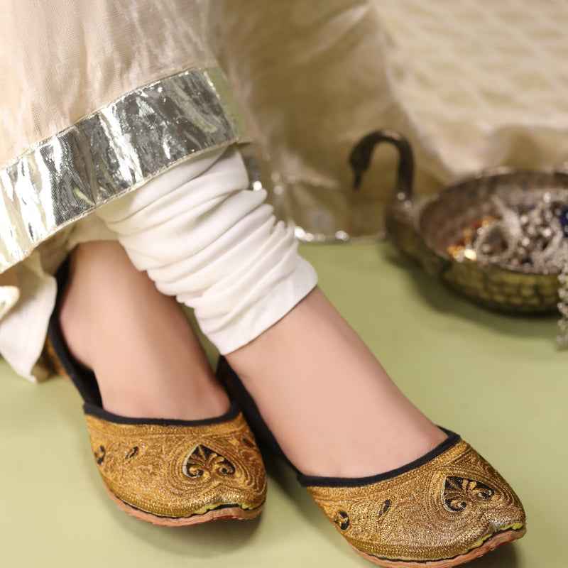 Jashn-e-Dil – Velvet Khussas with Gold Tilla Embroidery For Women