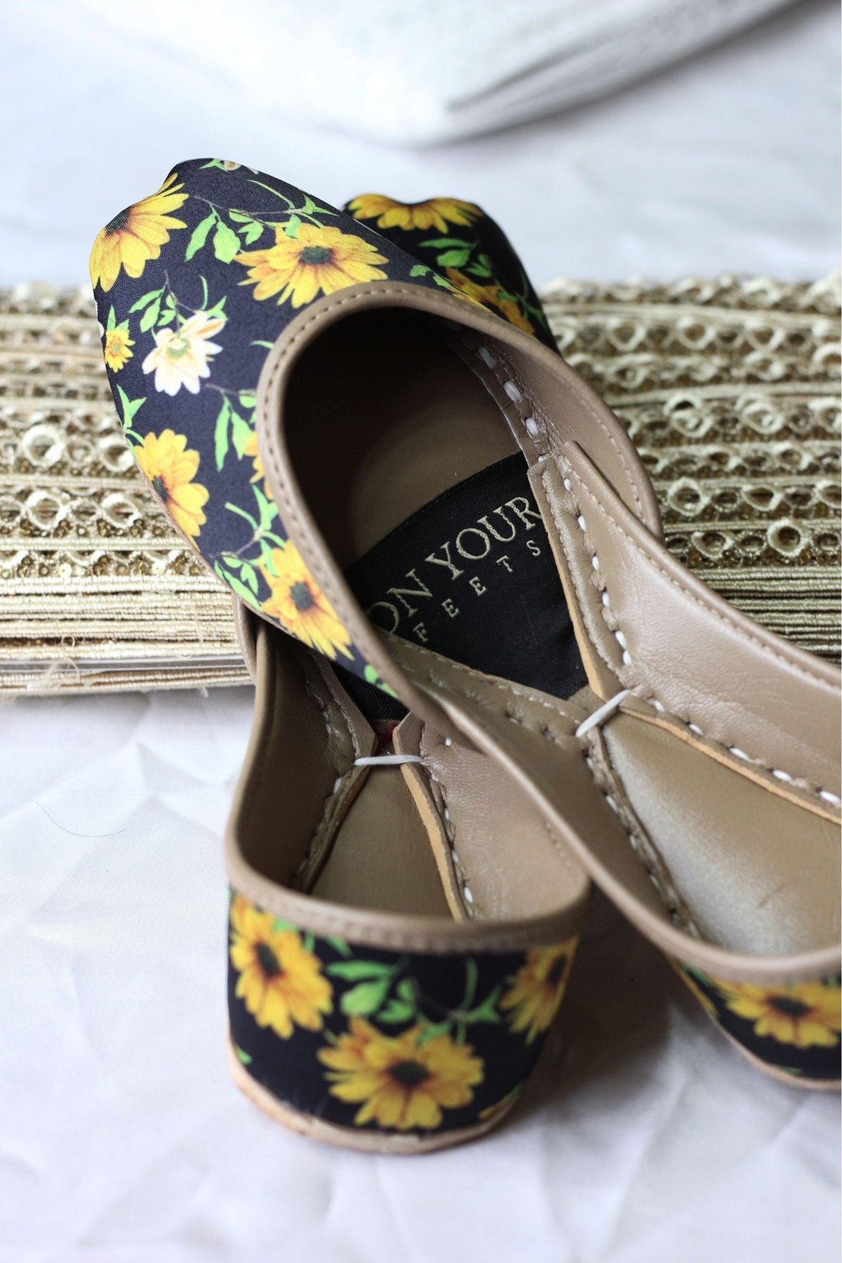 Sunflower Bloom – Floral Printed Khussa For Women