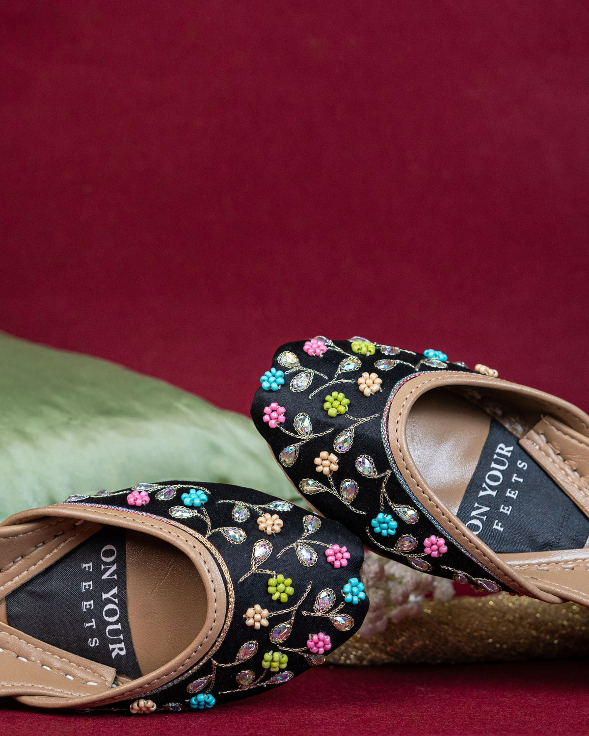 Midnight Bloom – Embroidered Black Khussas For Women