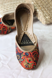 Floral Charm – Printed Khussa for Everyday Style For Women