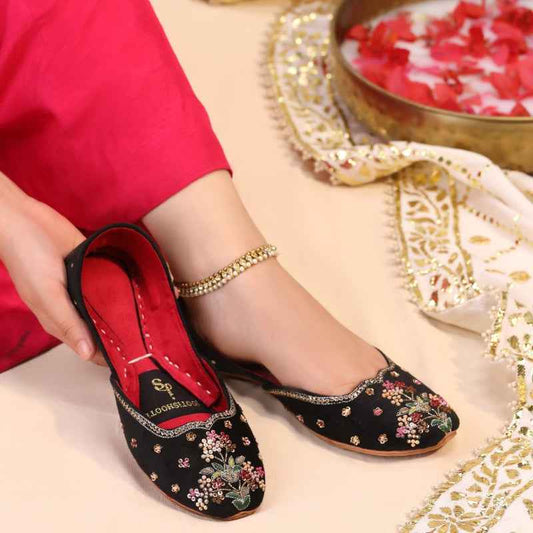 Ombre Oasis Black Handcrafted Floral Khussa For Women
