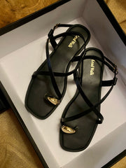 Brown & Black Strappy Toe-Ring Sandals – Stylish & Comfortable Flats For Women