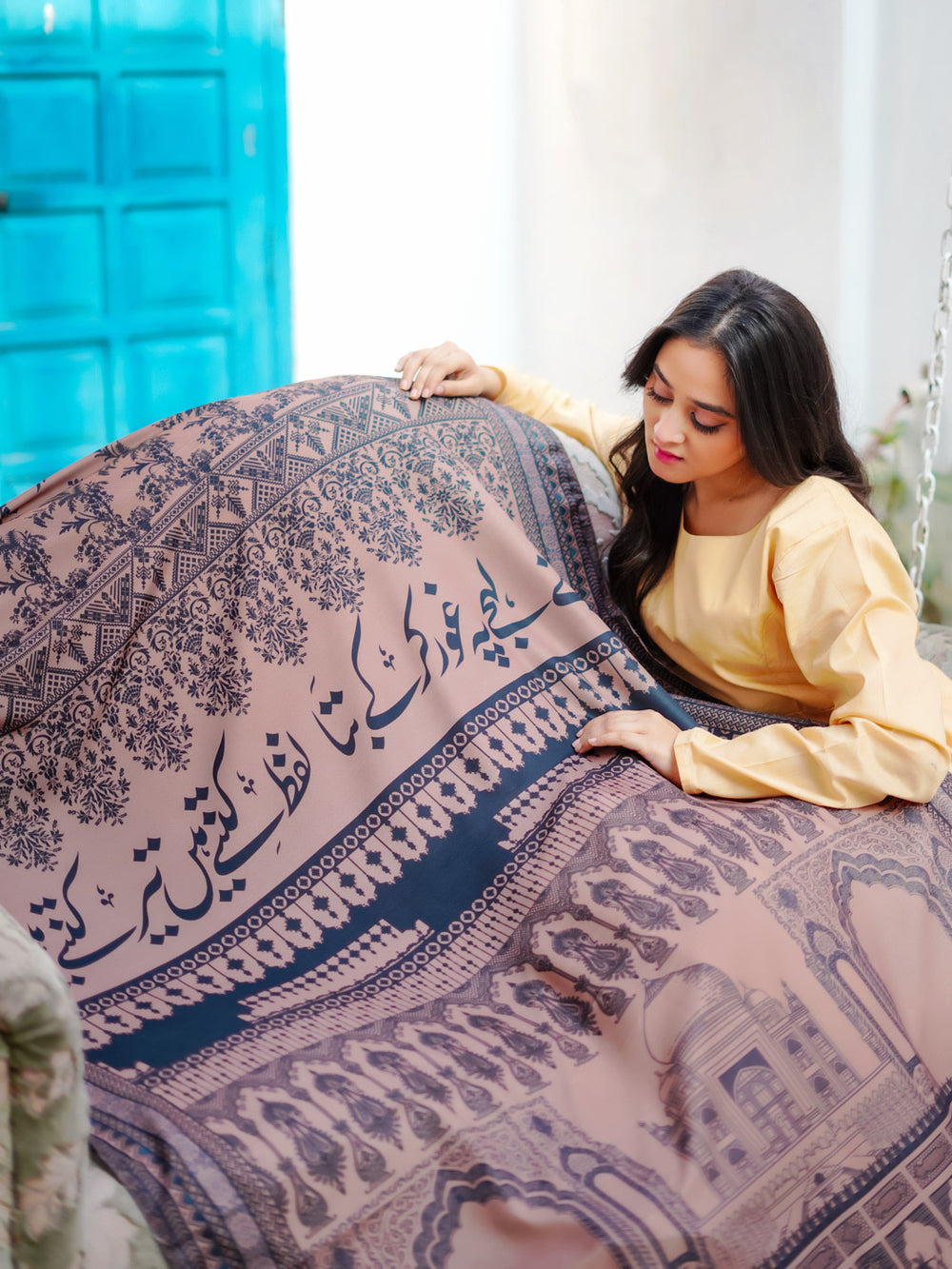 Calligraphed Odhni – Wear the Words For Women