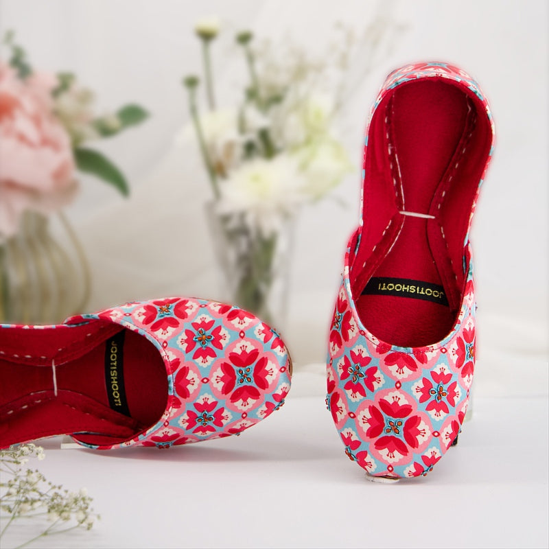 Vibrant Bloom – Bold Red & Blue Floral Khussas For Women