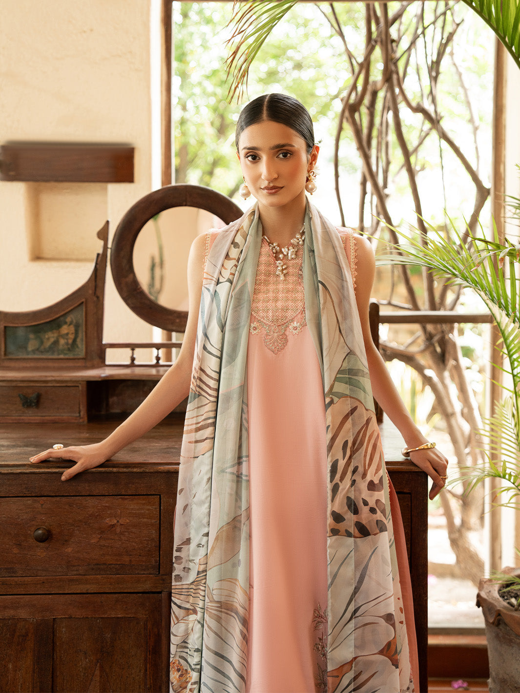 Hooriya – Luxury 3-Piece Embroidered Lawn Suit For Women