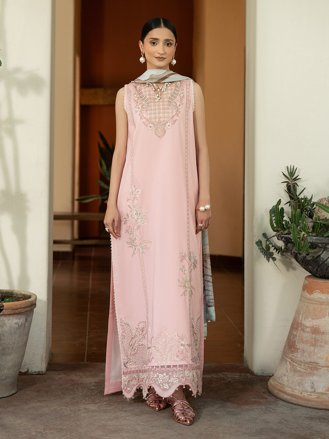 Hooriya – Luxury 3-Piece Embroidered Lawn Suit For Women