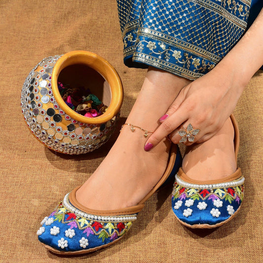 Royal Elegance Handcrafted Embroidered Khussa For Women