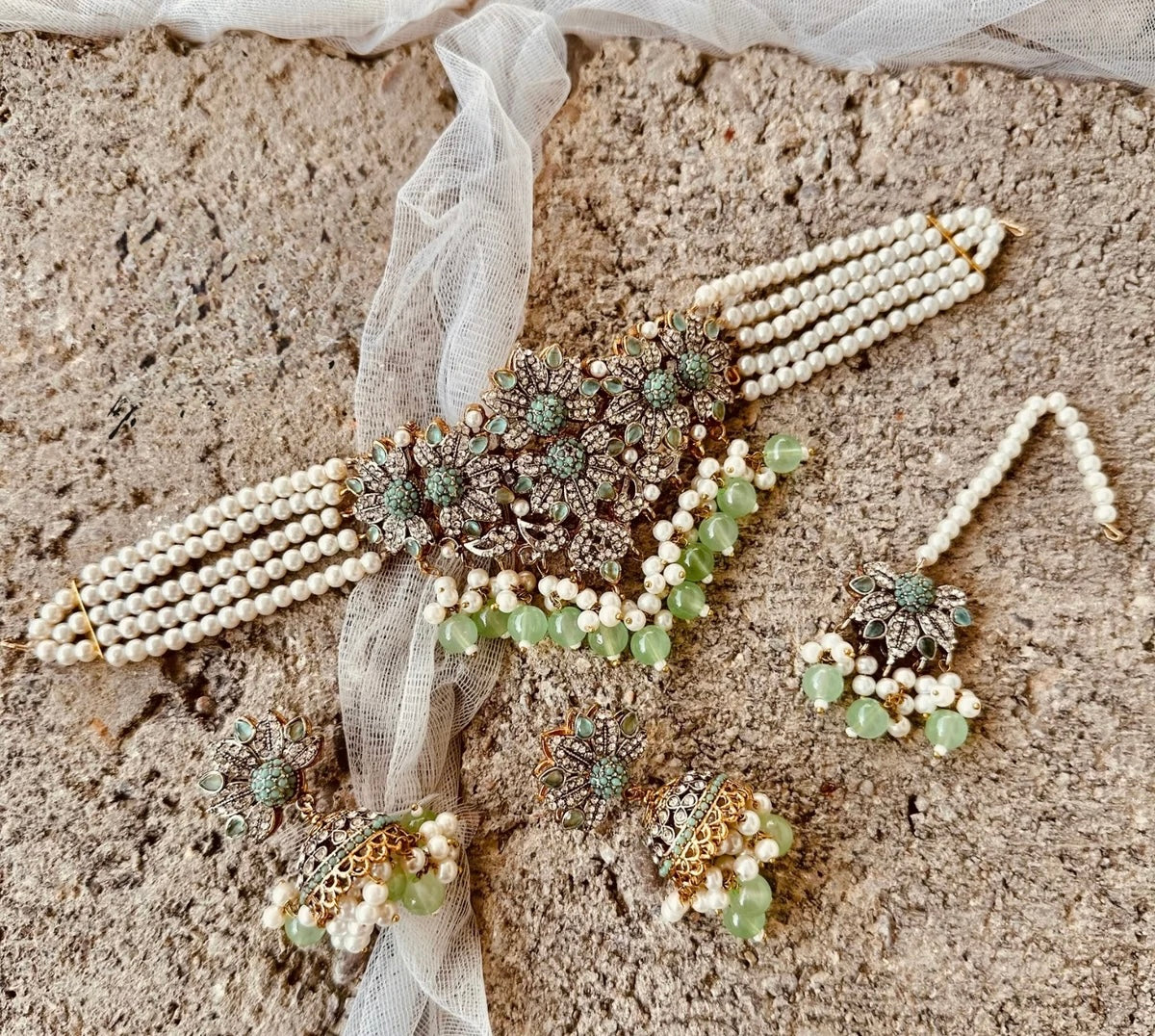 Zar-e-Nostalgia Royal Vintage Choker For Woman