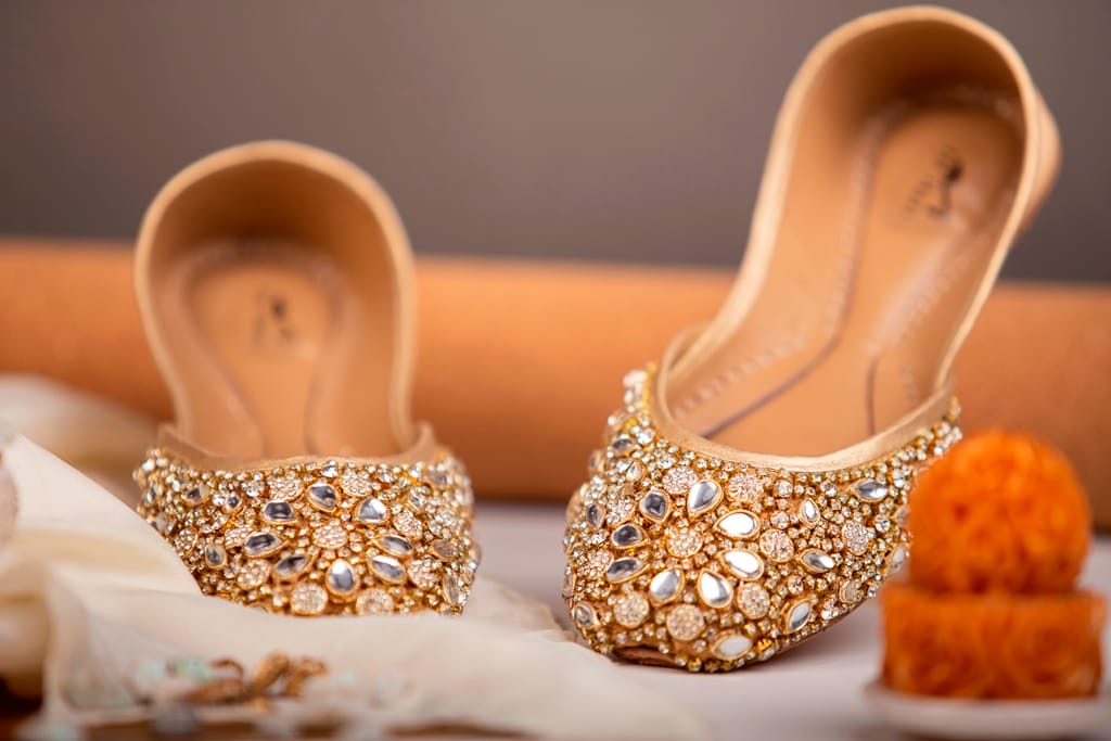 Silver & Golden Kundan Khussas – Traditional Elegance For Women