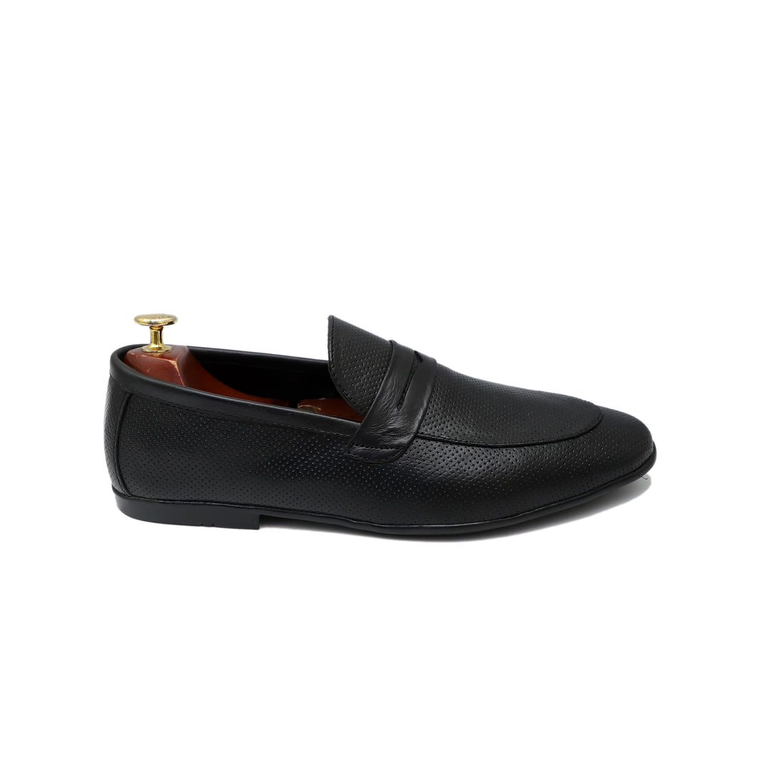 Pin Dot Printed Black Leather Adorned With Golden Buckle Shoes For Men
