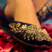 Black Crystal Glow – A Festive Favorite For Women