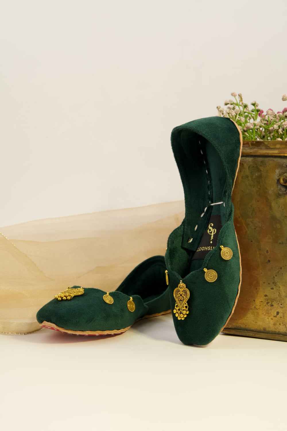 Mehvar Embellished Velvet Khussa For Women