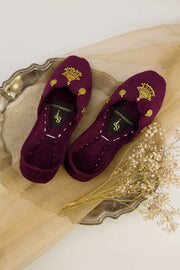 Mehvar Embellished Velvet Khussa For Women