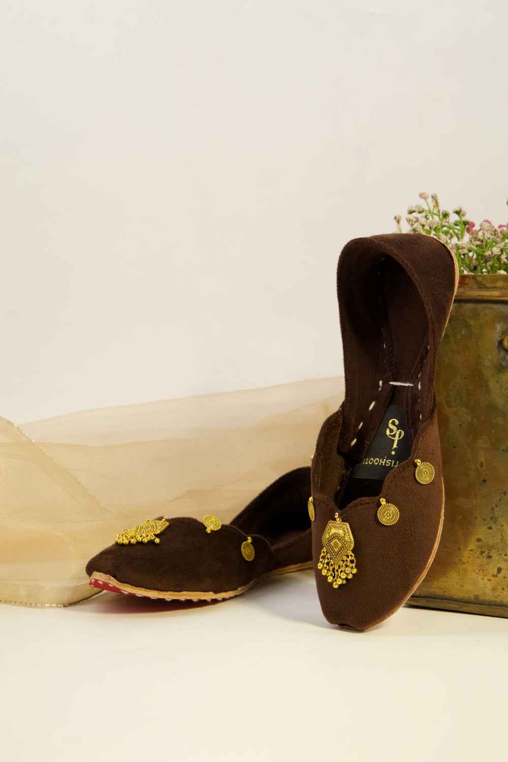 Mehvar Embellished Velvet Khussa For Women