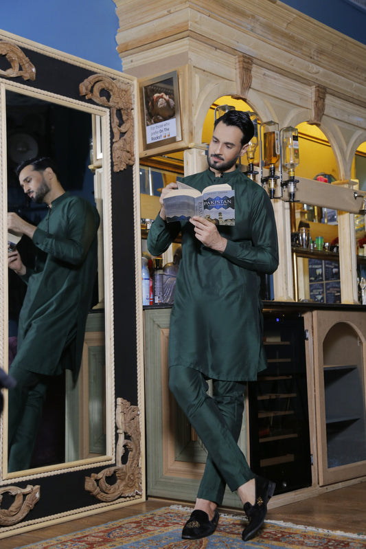 Green Color Cotton-Silk With Velvet Finish Kurta Pajama For Men