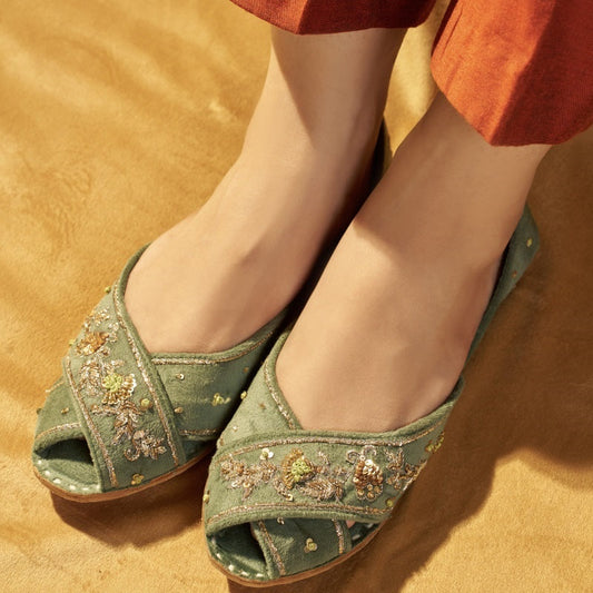 Zarine – Embroidered Green Peshawari Khussas with Gold & Green Floral Detailing For Women