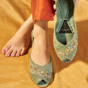 Zarine – Embroidered Green Peshawari Khussas with Gold & Green Floral Detailing For Women