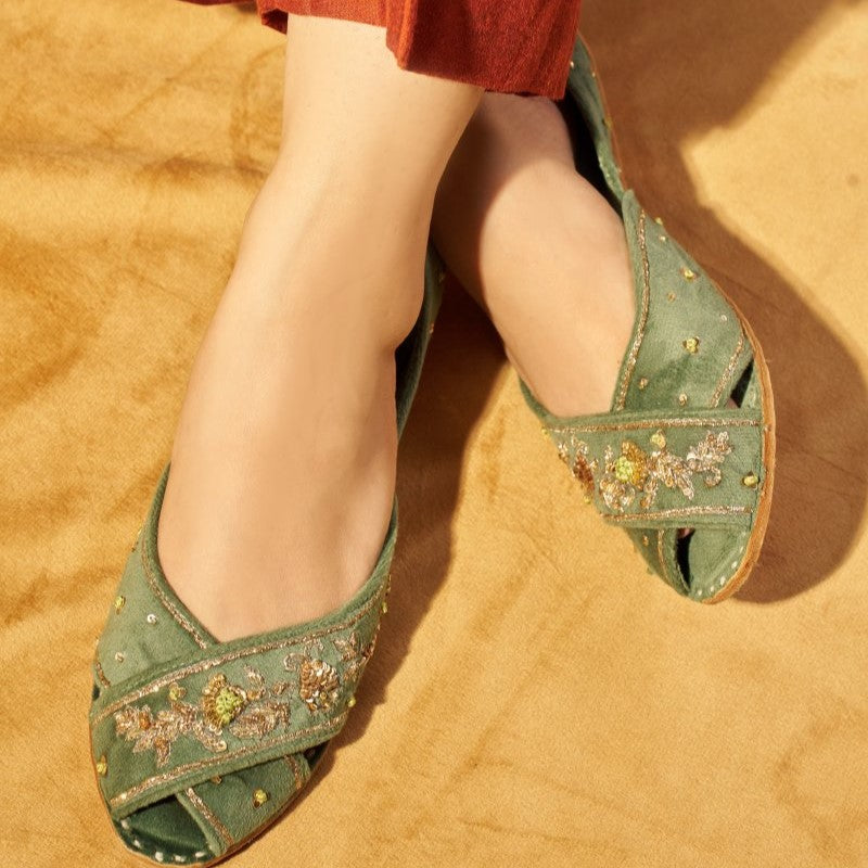 Zarine – Embroidered Green Peshawari Khussas with Gold & Green Floral Detailing For Women