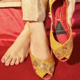 Yellow Peep-Toe Peshawari Khussas – A Bright Blend of Tradition & Style For Women