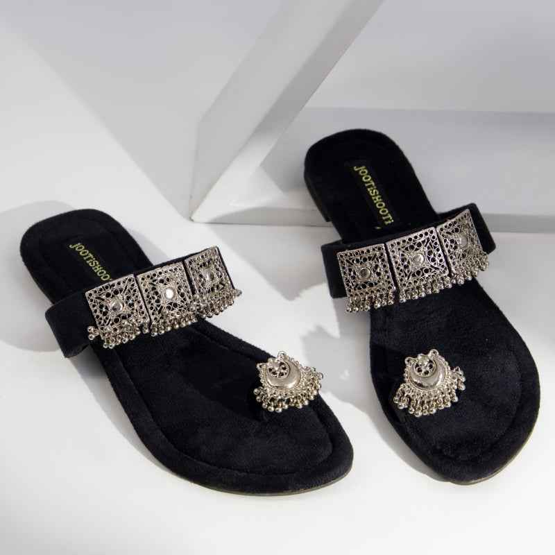Rang-e-Gul Kolhapuri – Velvet Elegance with Silver Charm For Women